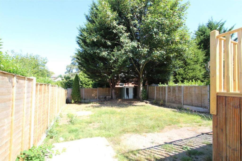 Accessible 3-Bedroom Bungalow With Patio +Driveway Southampton Kültér fotó