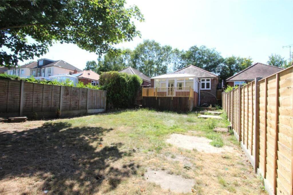 Accessible 3-Bedroom Bungalow With Patio +Driveway Southampton Kültér fotó